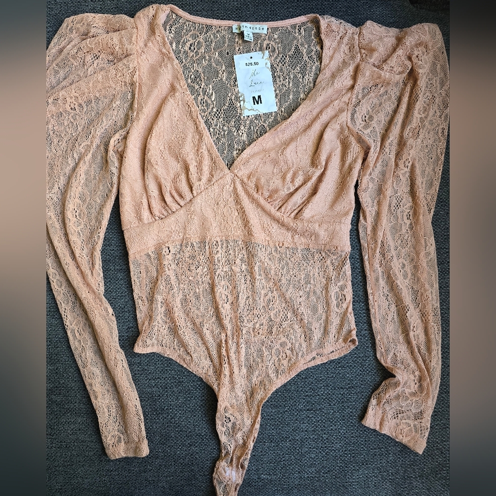 ✨️ Blush Long sleeve Lace Bodysuit ✨️